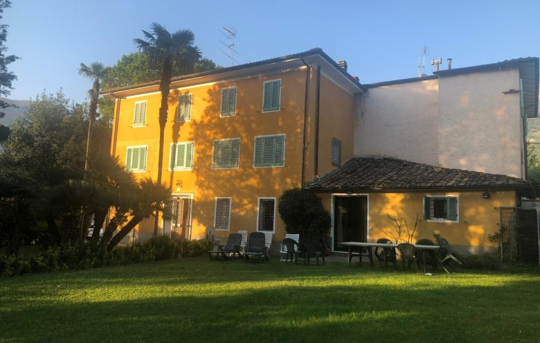 Villa singola in vendita a Camaiore