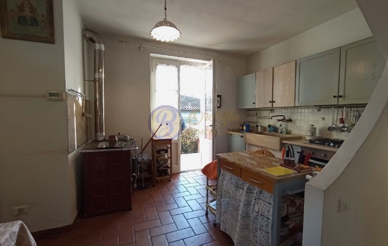 Bifamiliare in vendita a Camaiore