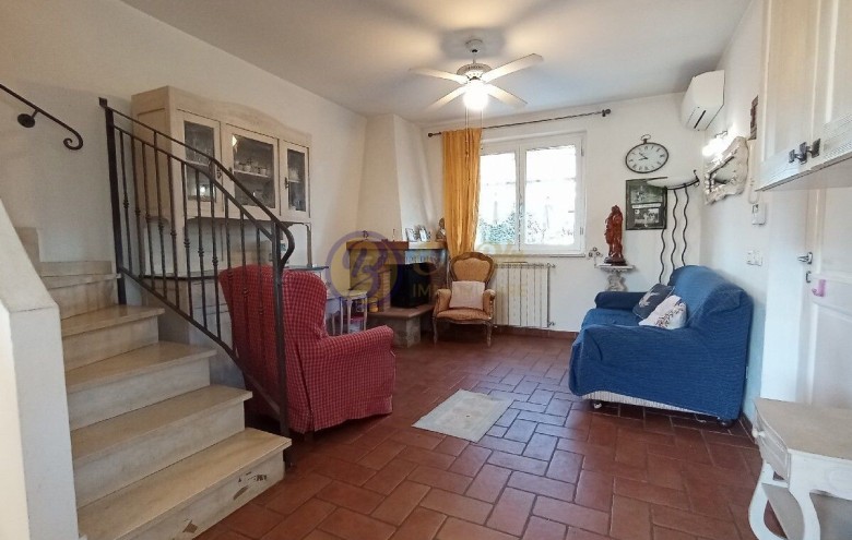 Bifamiliare in vendita a Camaiore