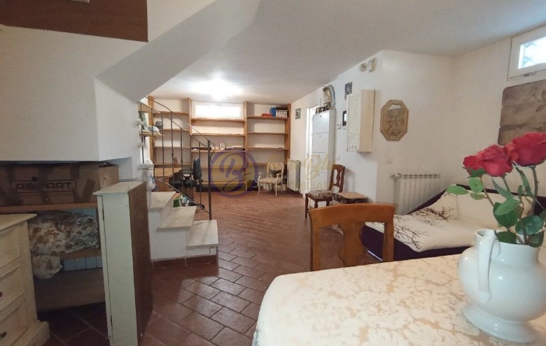 Bifamiliare in vendita a Camaiore