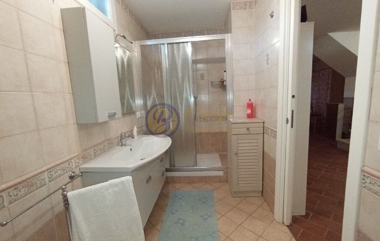 Bifamiliare in vendita a Camaiore