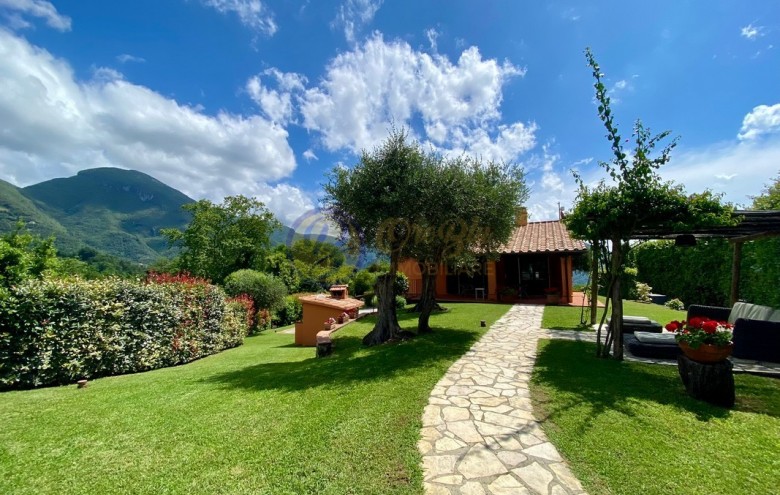 Rustico in vendita a Camaiore