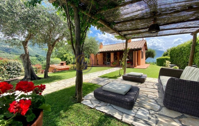 Rustico in vendita a Camaiore