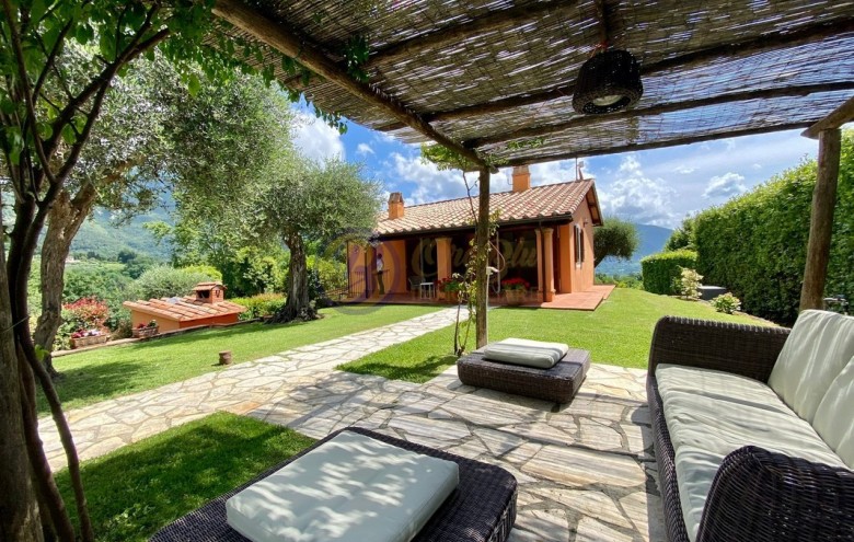 Rustico in vendita a Camaiore