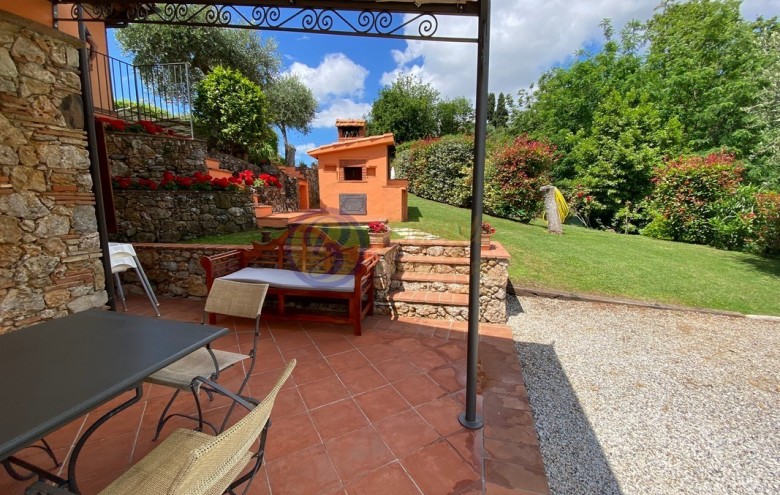 Rustico in vendita a Camaiore