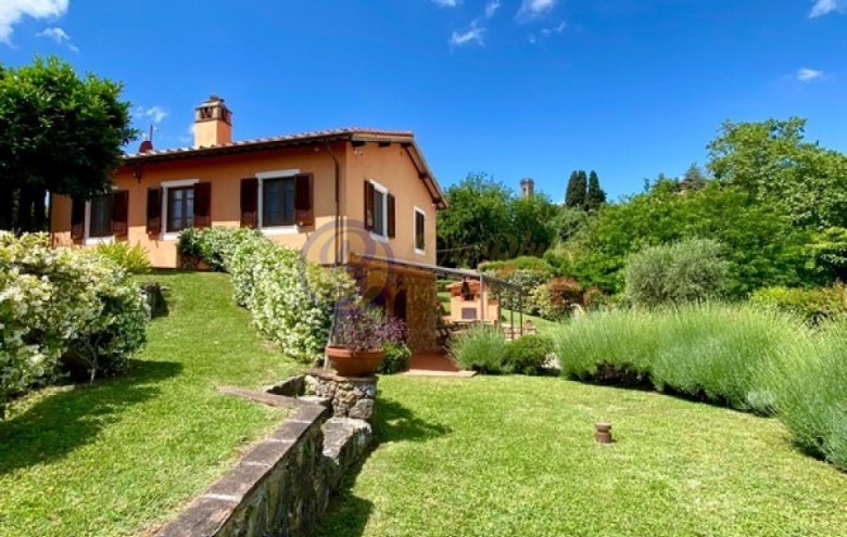 Rustico in vendita a Camaiore