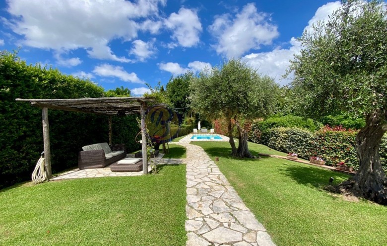 Rustico in vendita a Camaiore