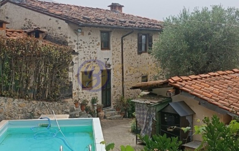 Rustico in vendita a Camaiore