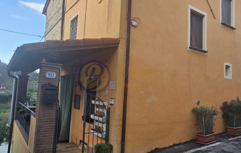 Villetta a schiera in vendita a Camaiore