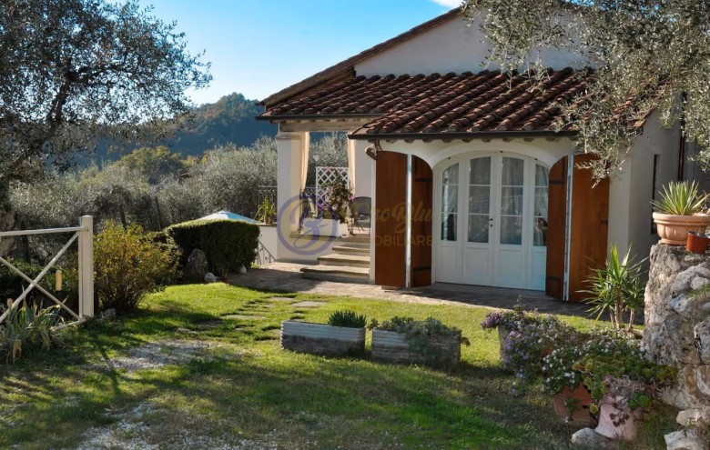 Rustico in vendita a Camaiore