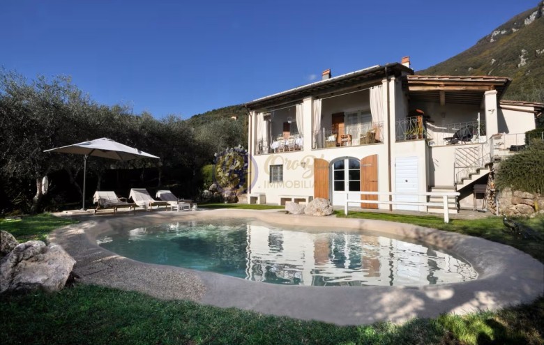 Rustico in vendita a Camaiore