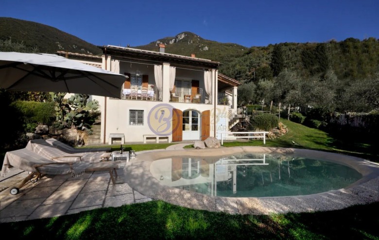 Rustico in vendita a Camaiore