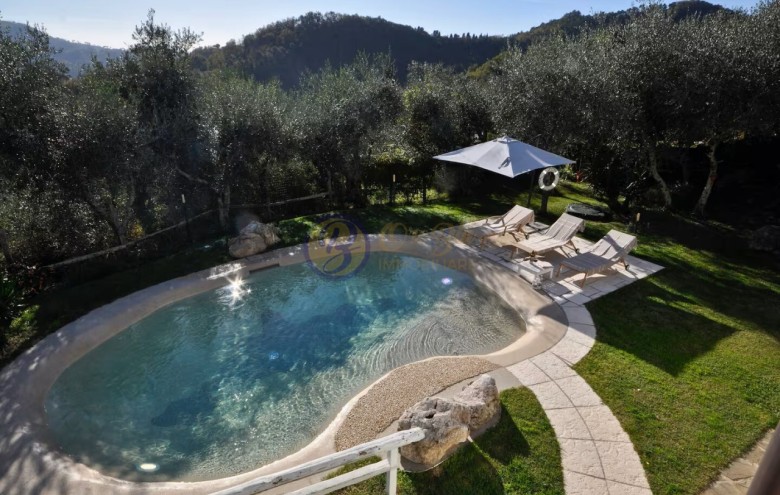 Rustico in vendita a Camaiore