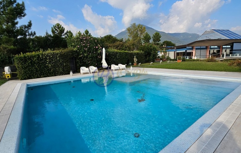 Villa singola in vendita a Camaiore