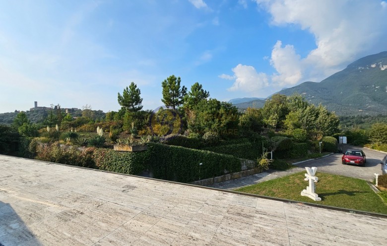 Villa singola in vendita a Camaiore