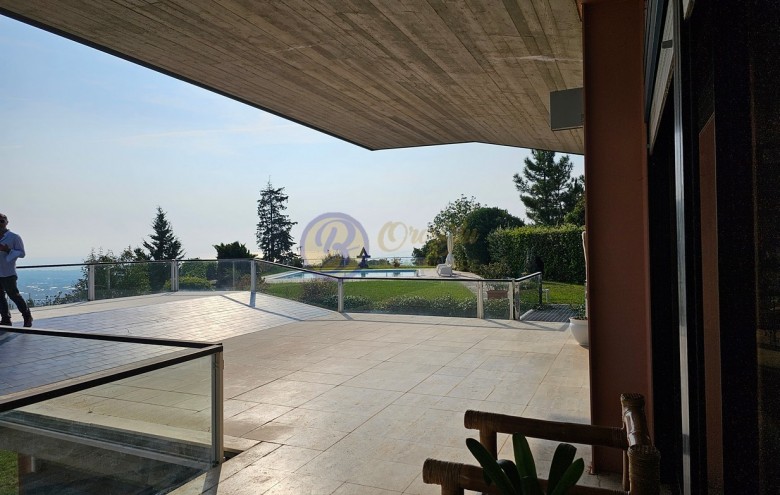 Villa singola in vendita a Camaiore