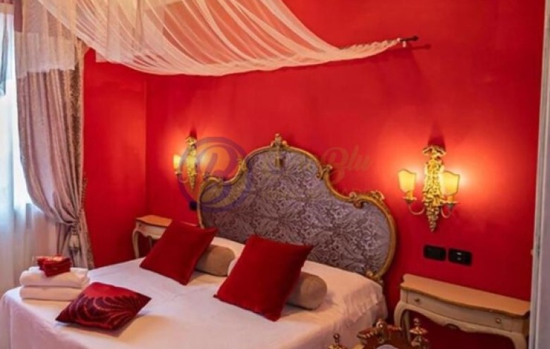 Villa singola in vendita a Camaiore