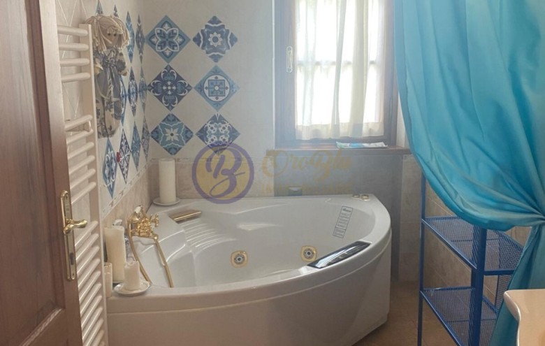 Villa singola in vendita a Camaiore