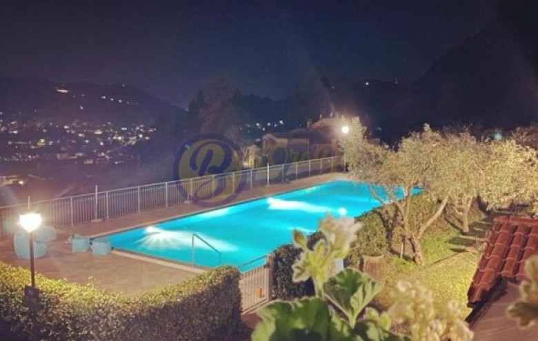 Villa singola in vendita a Camaiore