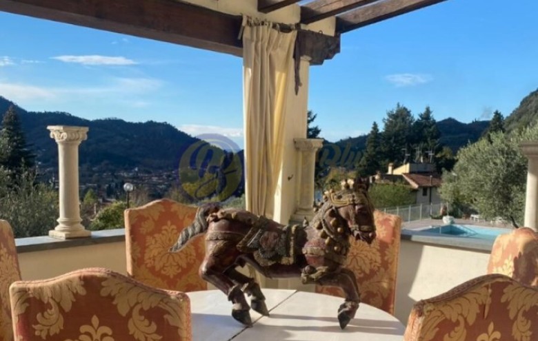 Villa singola in vendita a Camaiore