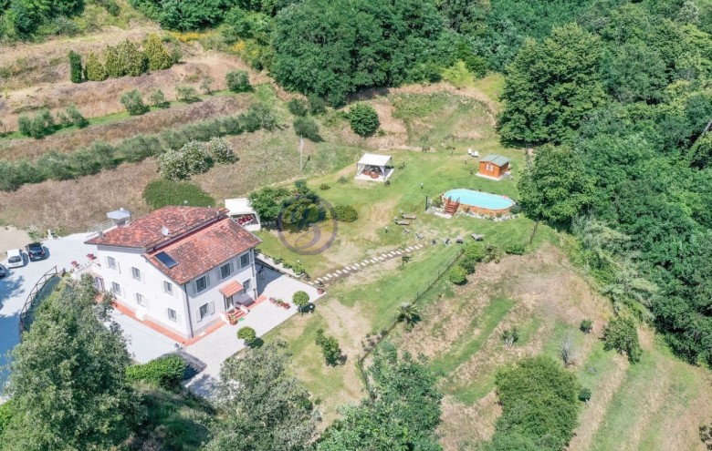 Villa singola in vendita a Camaiore