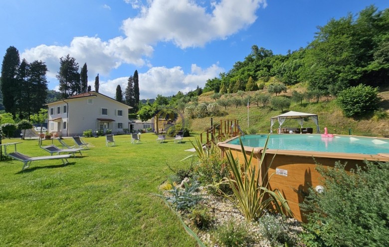 Villa singola in vendita a Camaiore