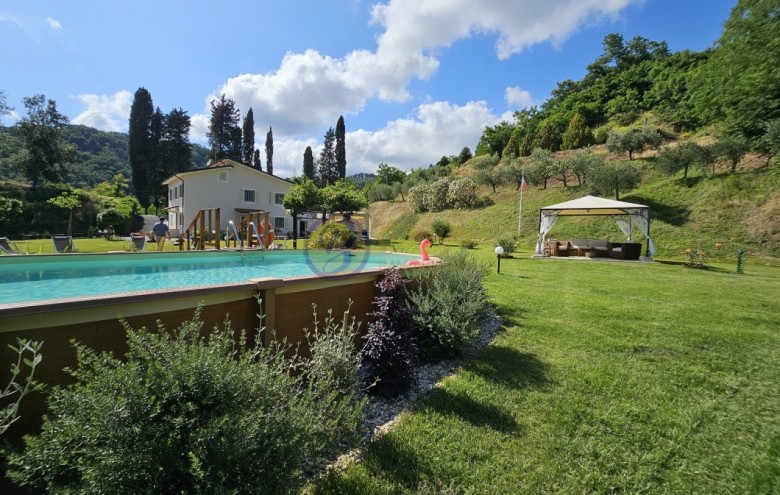 Villa singola in vendita a Camaiore