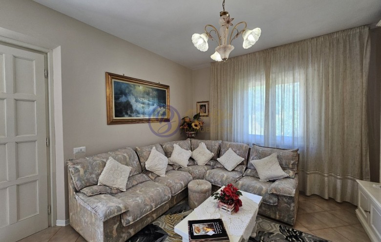 Villa singola in vendita a Camaiore