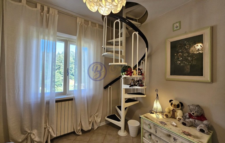 Villa singola in vendita a Camaiore
