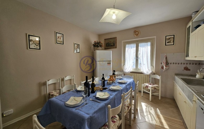 Villa singola in vendita a Camaiore