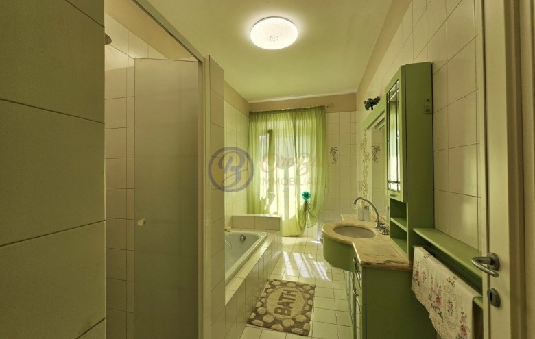 Villa singola in vendita a Camaiore