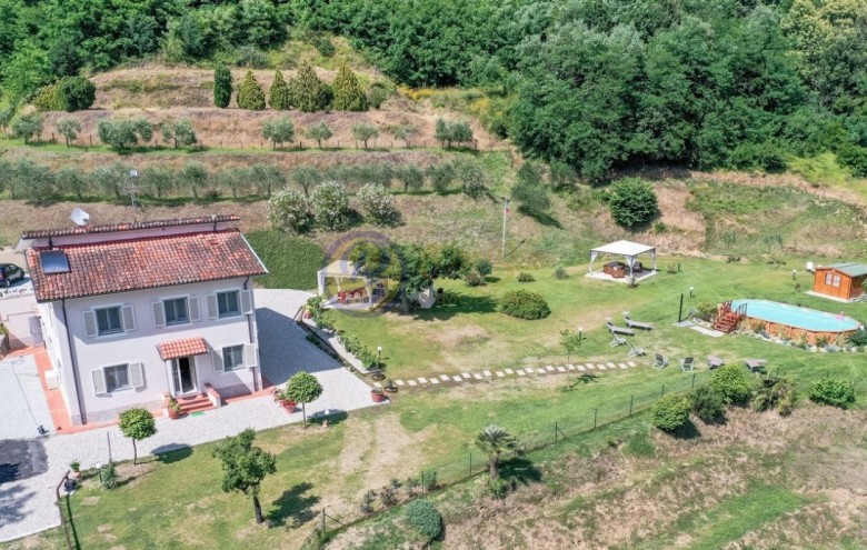 Villa singola in vendita a Camaiore