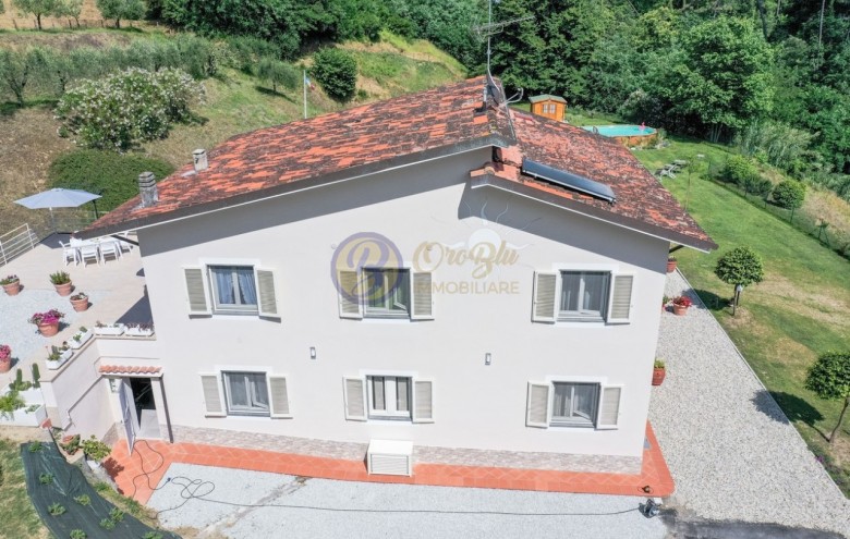 Villa singola in vendita a Camaiore