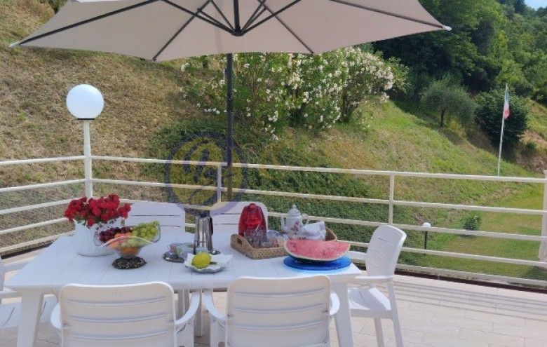 Villa singola in vendita a Camaiore
