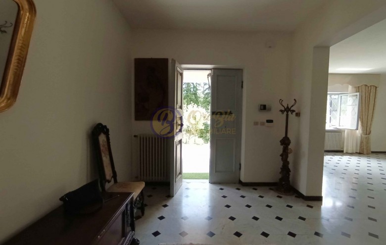 Villa singola in vendita a Camaiore