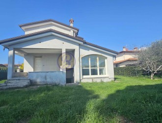 Bifamiliare in vendita a Capezzano Pianore