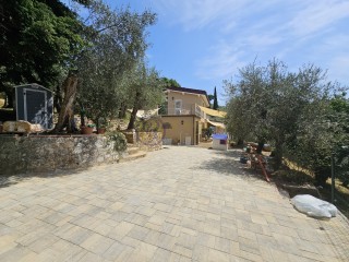 Villa singola in vendita a Capezzano Pianore