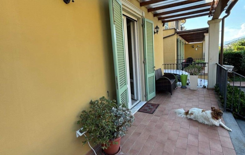 Bifamiliare in vendita a Camaiore