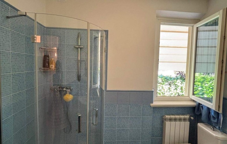 Bifamiliare in vendita a Camaiore