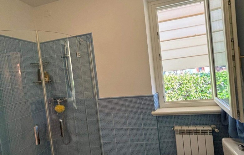 Bifamiliare in vendita a Camaiore