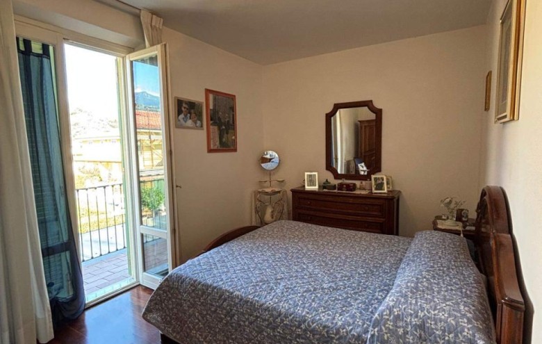 Bifamiliare in vendita a Camaiore