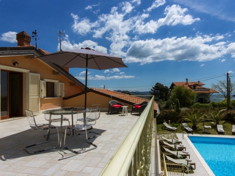 Villa singola in vendita a Camaiore