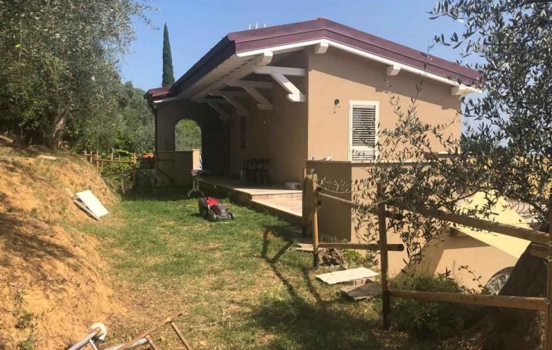 Villa singola in vendita a Camaiore