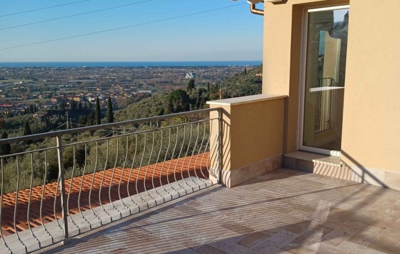 Villa singola in vendita a Camaiore