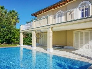 Villa singola in vendita a Vittoria Apuana