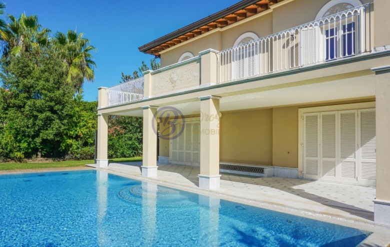 Villa singola in vendita a Forte dei Marmi