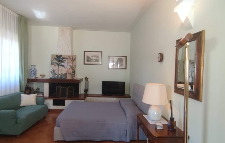 Bifamiliare in vendita a Camaiore