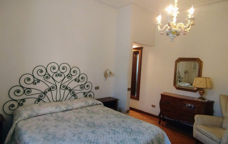 Bifamiliare in vendita a Camaiore