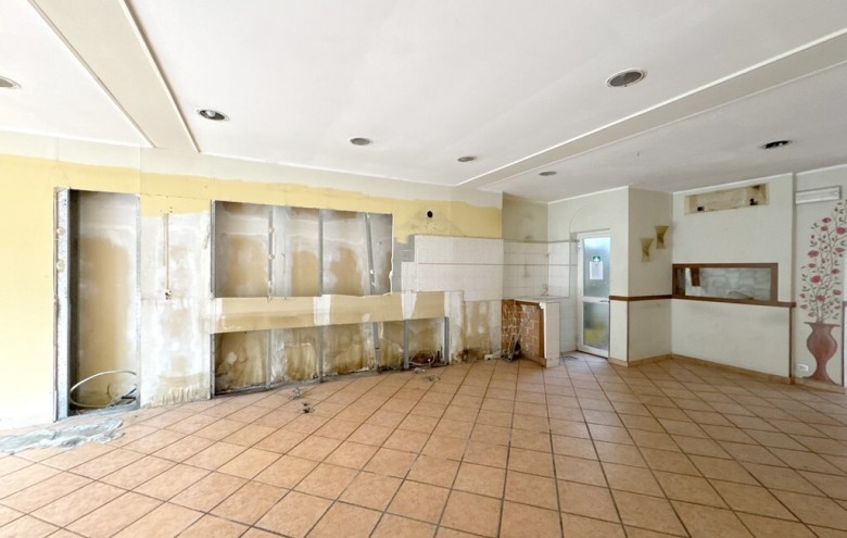 Immobile Commerciale in affitto a Viareggio