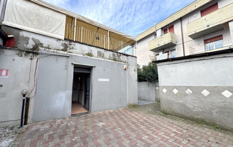 Immobile Commerciale in affitto a Viareggio